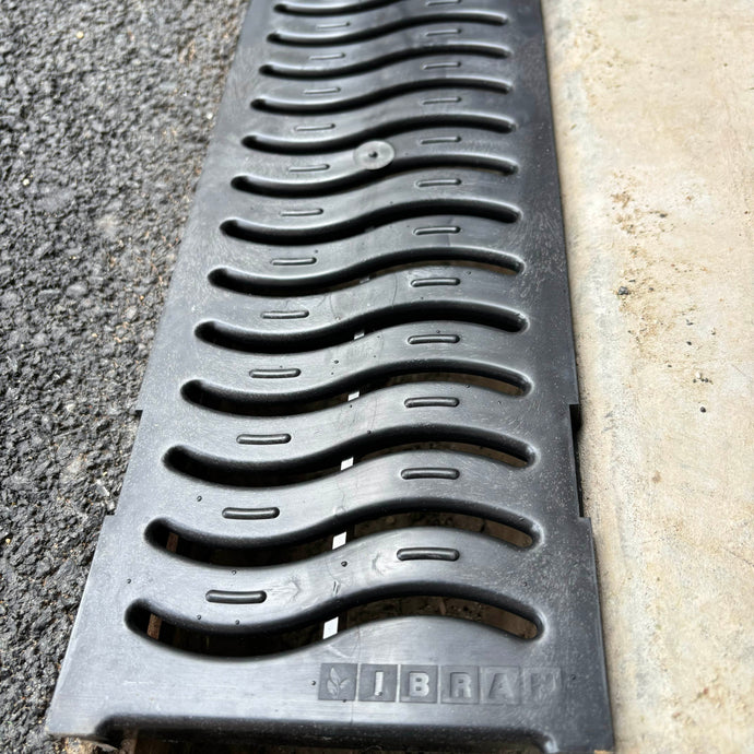 How to install garage drainage channels