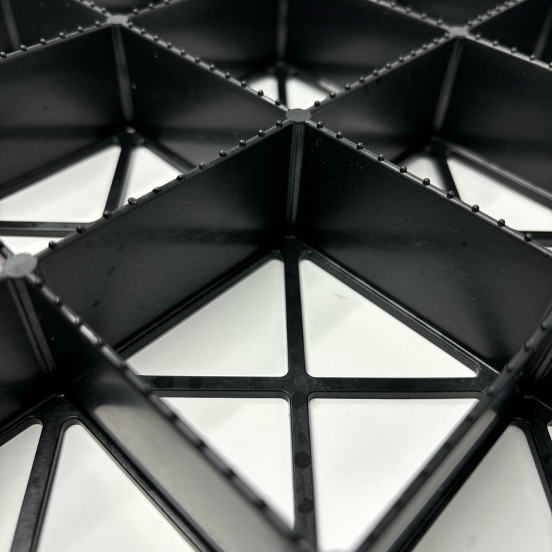 Chargez l&#39;image dans la visionneuse de la galerie, Close up of gravel grid cell mesh
